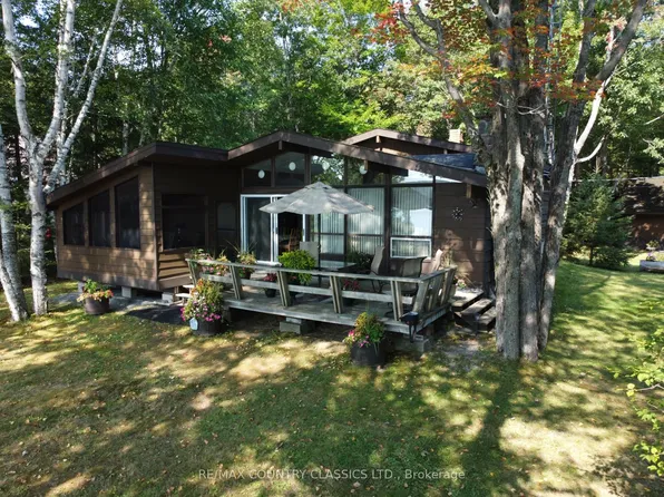 150 Golfers Ln, Hastings Highlands, ON K0J 1B0