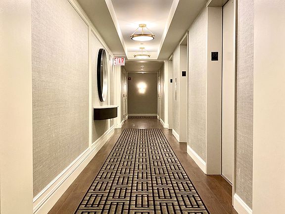 2nd image of 57 E Delaware Pl APT 3102