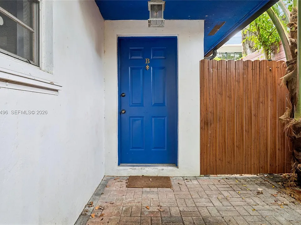 2928 Louise St #B