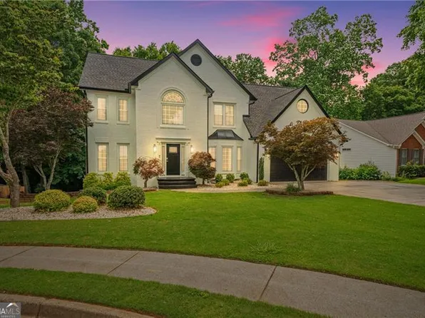 340 Chandler Ct, Sugar Hill, GA 30518
