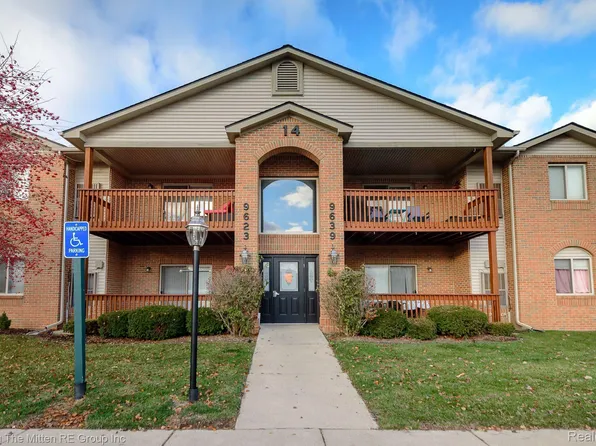 9635 Wildflower Ct, Belleville, MI 48111