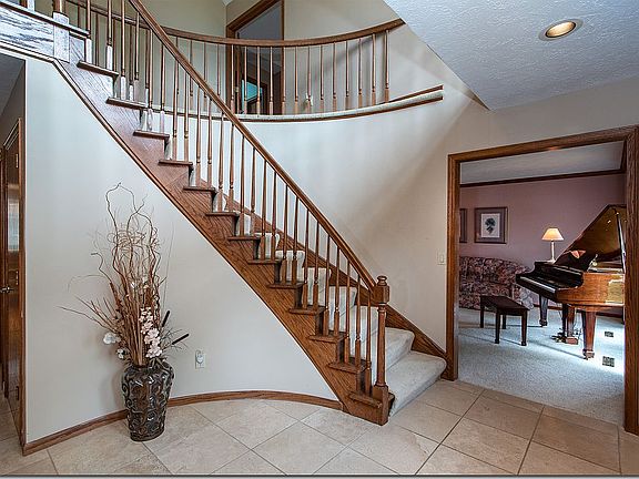 2nd image of 6713 Drawbridge Cir