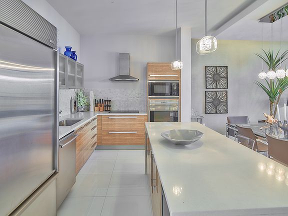 2nd image of 2020 N Bayshore Dr Unit 3803