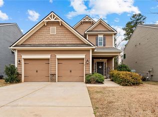 1053 Shadow Glen Dr, Fairburn, GA 30213