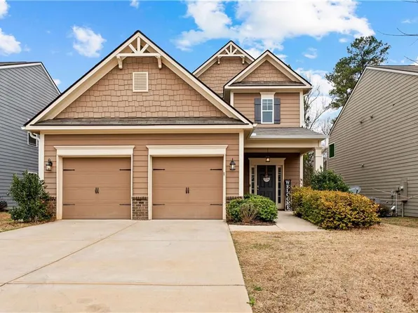 1053 Shadow Glen Dr, Fairburn, GA 30213