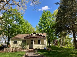 207 Old Kingston Rd, New Paltz, NY 12561