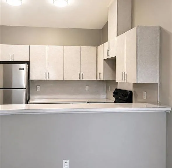 2541 55th Ter SW — Photo 2