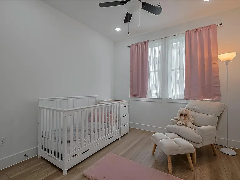 776 Mansfield St — Photo 27