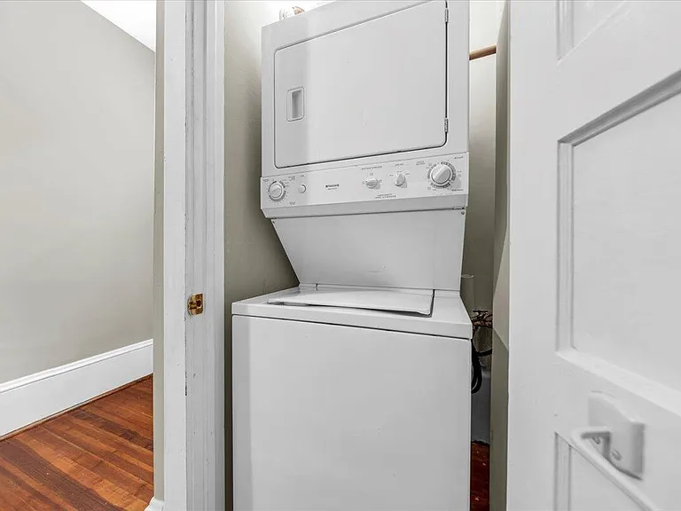 2410 Broadway Ave #B — Photo 24