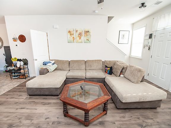 4th image of 133 Valley Creek Dr