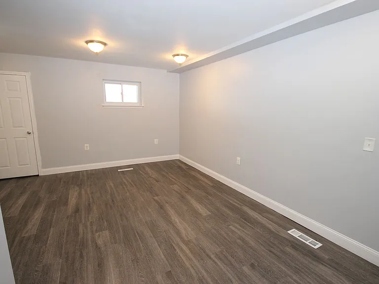 114-118 S Parke St — Photo 12