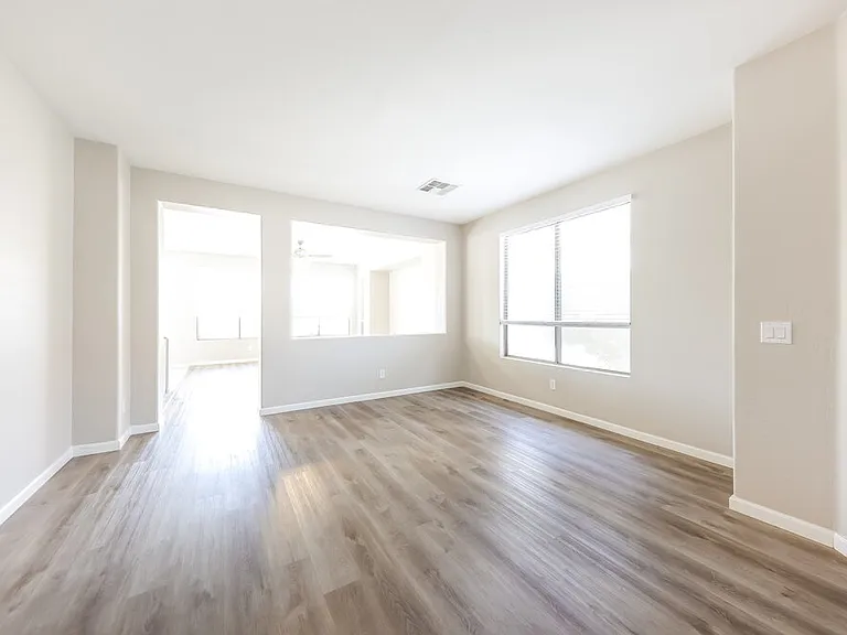 15233 W Banff Ln — Photo 4