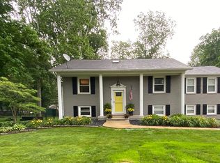 551 S Sawmill Rd, Whiteland, IN 46184