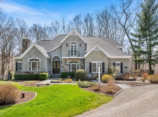 12 Laurel Hollow Rd, Guilford, CT 06437