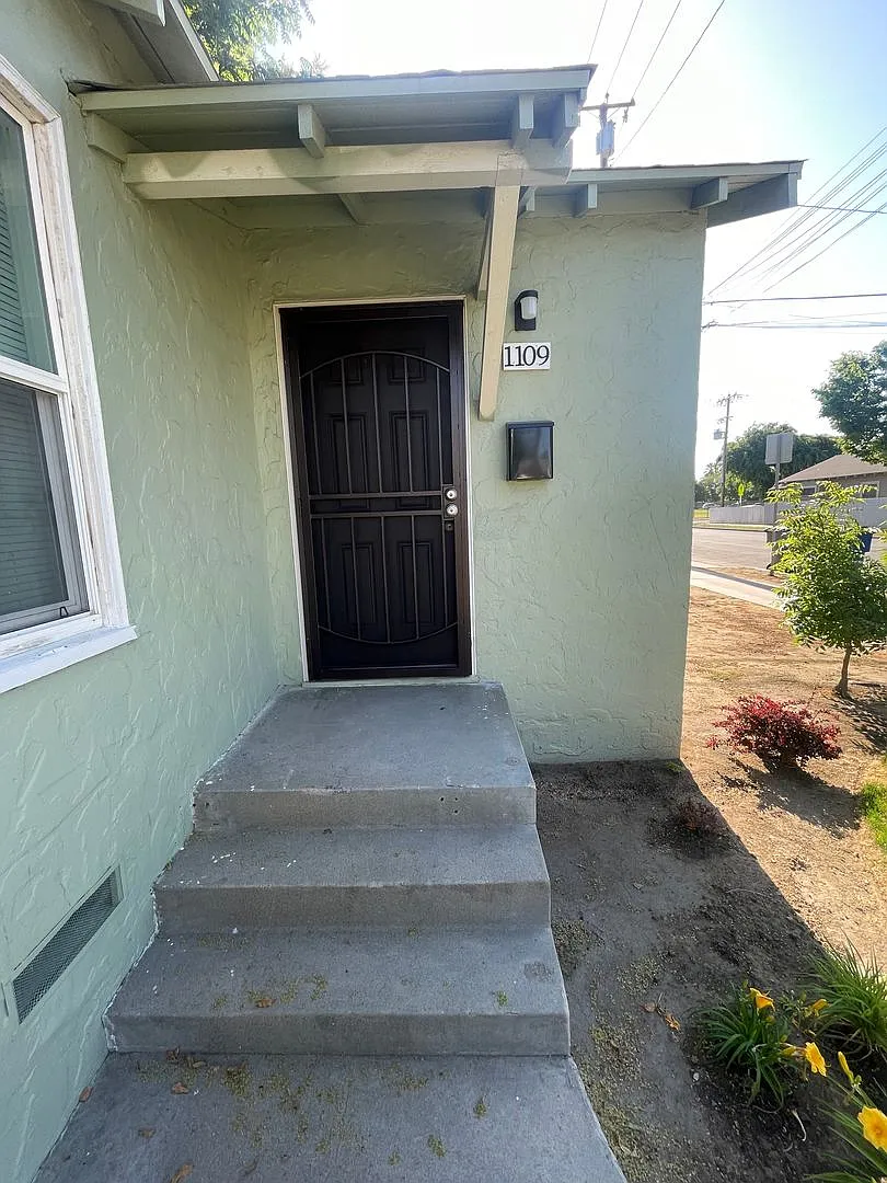 McKenzie 1107-1141 — Photo 2