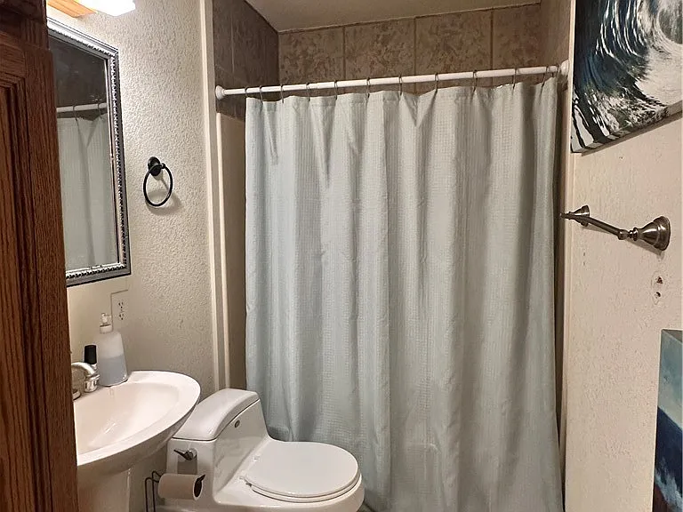 129 Riverside Dr — Photo 10