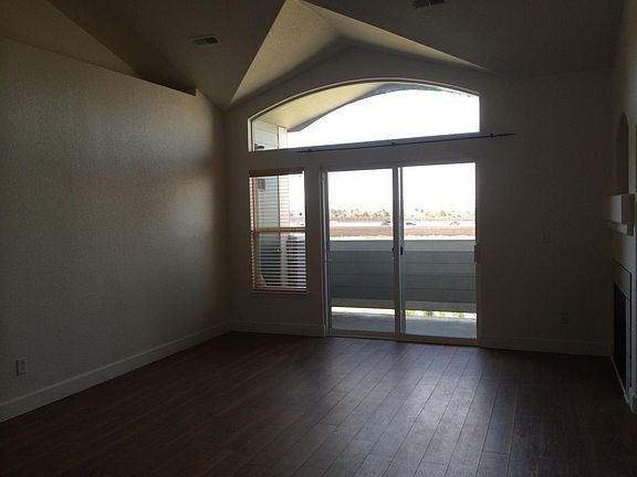 Spacious living room