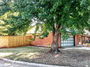 100 London Ln, Midwest City, OK 73110