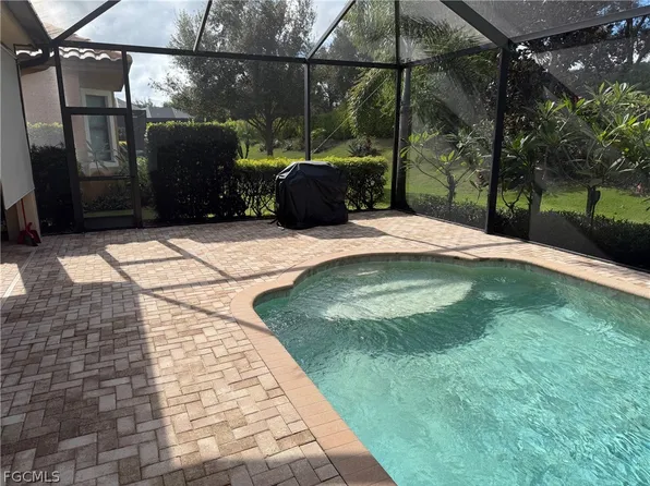 9061 Isla Bella Cir, Bonita Springs, FL 34135
