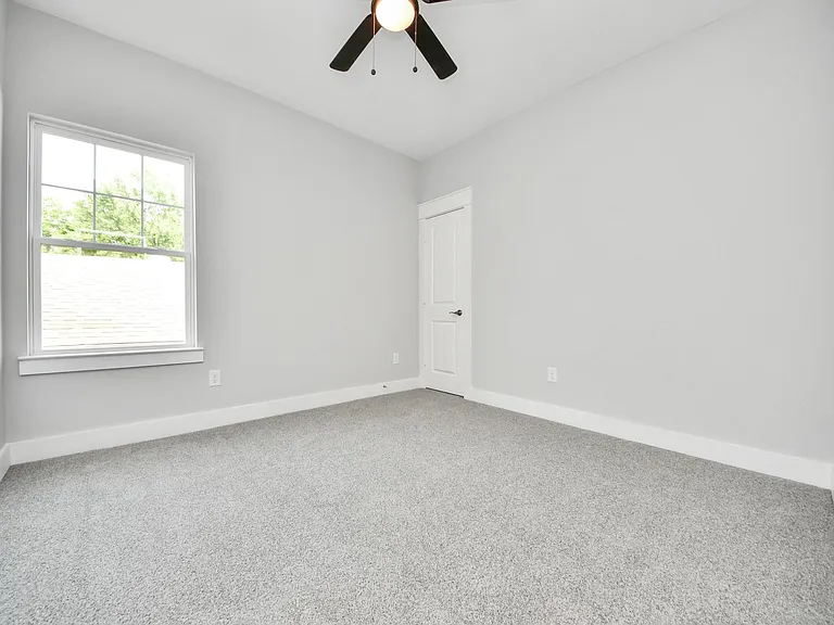 1307 Laskey St — Photo 27