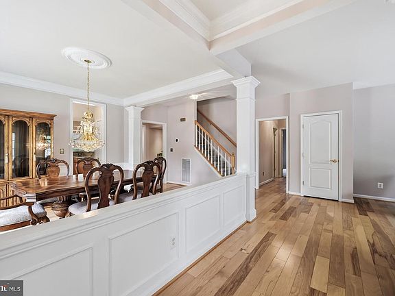 3rd image of 29833 Hillary Ave