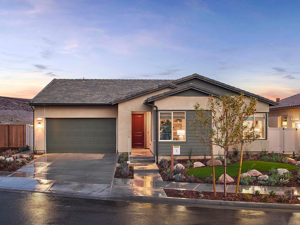 Transitional Ranch Exterior Style