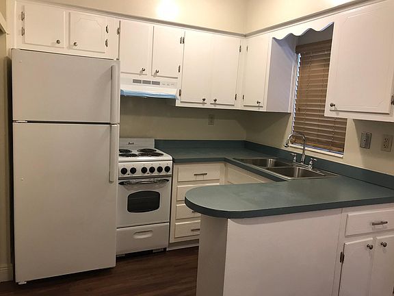 5th image of 901 SW 32nd Ct #0