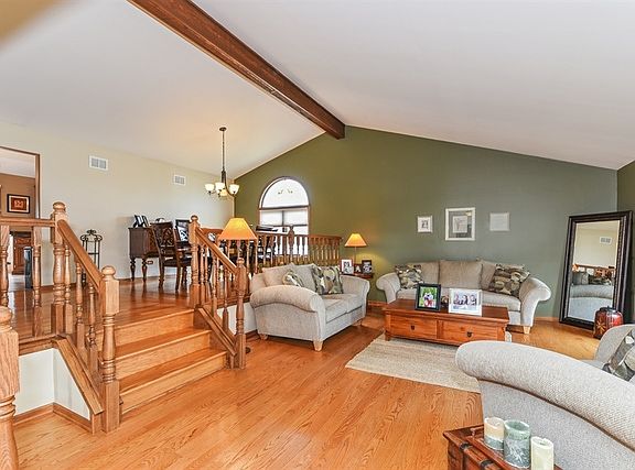 2nd image of 9309 Bayberry Ln