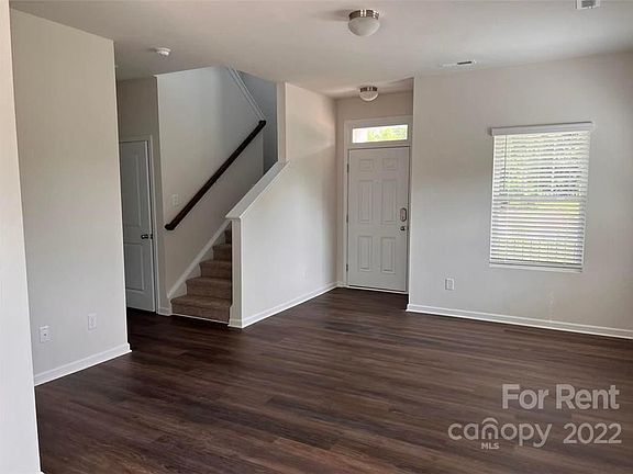3rd image of 139 Slate Ln #30