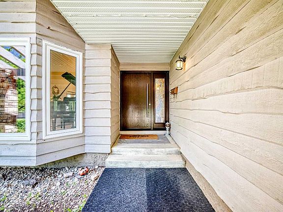 3rd image of 1912 Palliser Dr SW