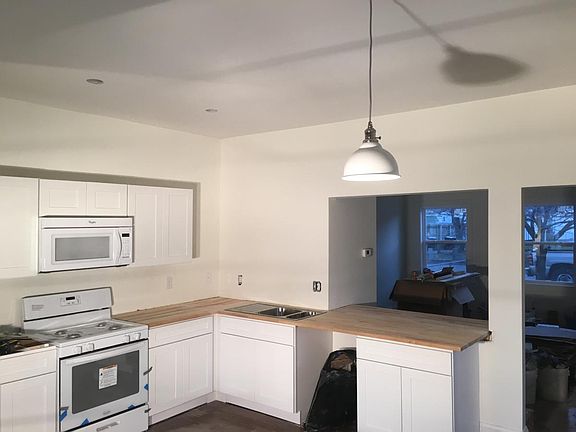 3rd image of 2207 Bradley Ave
