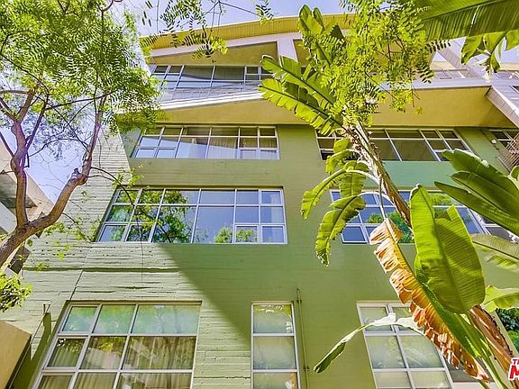 2nd image of 1130 S Flower St APT 109