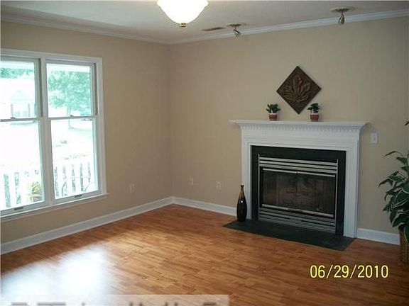 3rd image of 3808 Pineway Dr
