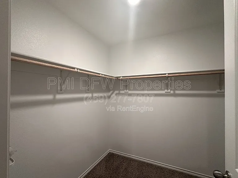 2530 Russell St — Photo 12