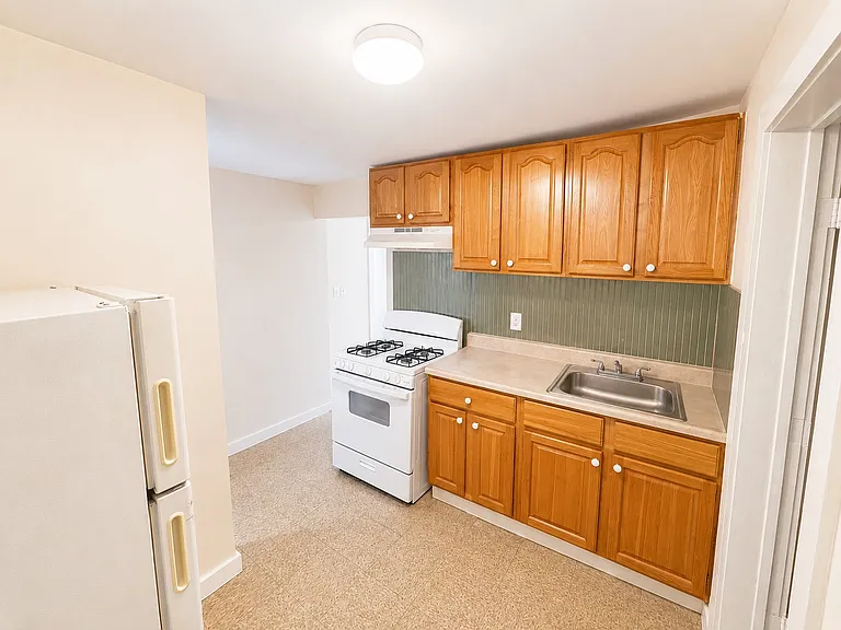 4 N Bleeker St #4 — Photo 14