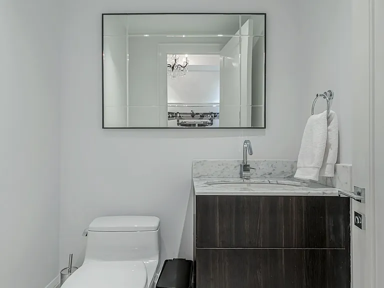 88 Davenport Rd #1704 — Photo 35