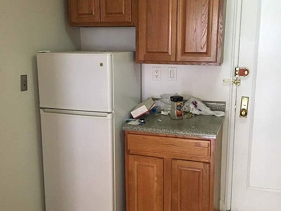 5th image of 3123 47th St APT 1A
