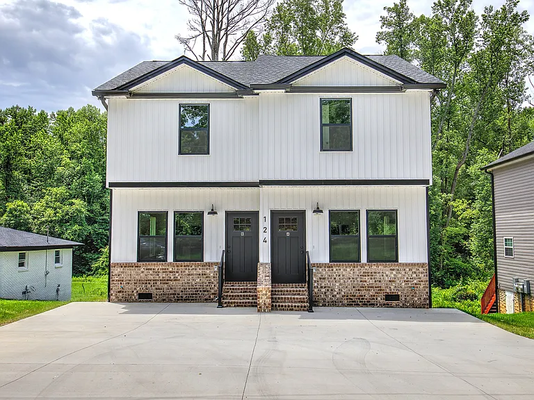 124 Robinhood Dr SE #A — Photo 1