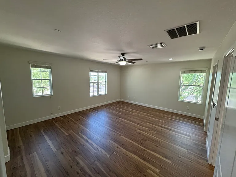 Spacious Master Bedroom- Lots of Windows