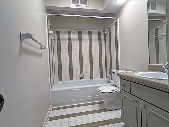3rd image of 4903 California St #6