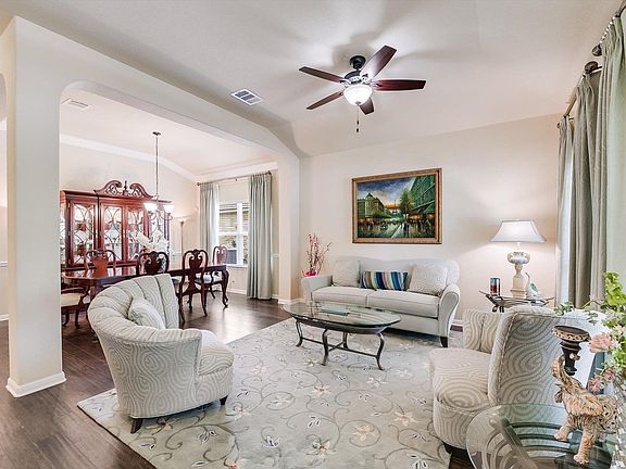 4th image of 808 Walnut Canyon Blvd