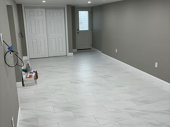 3rd image of 72 Dongan Ave #3