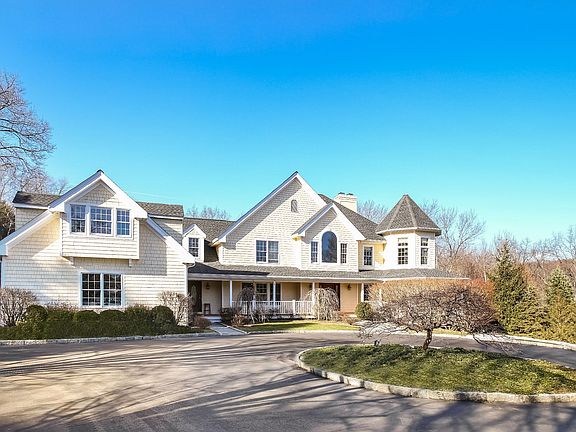 3rd image of 14 Hobby Farm Dr