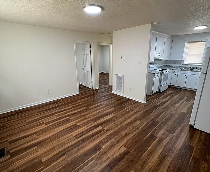 638 Jefferson St #B — Photo 3