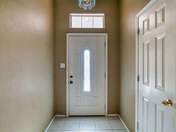 4th image of 205 Miramar Dr
