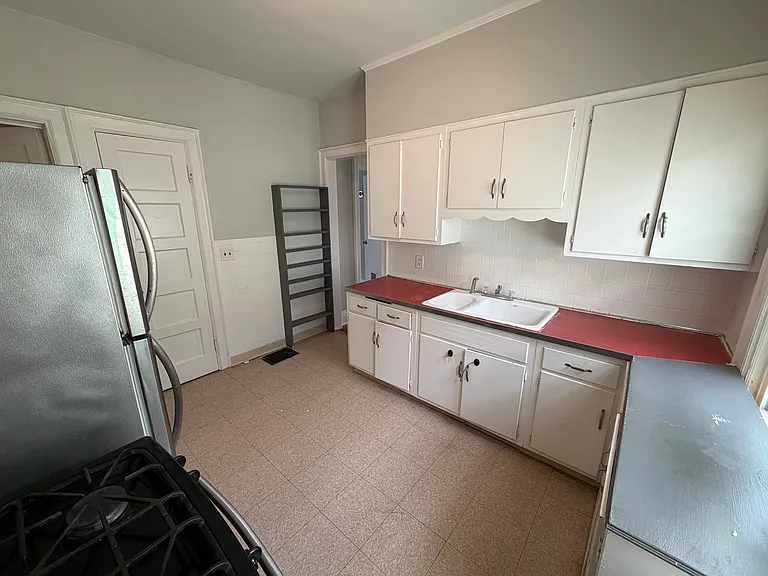 453 Herkimer St #UPPER — Photo 9