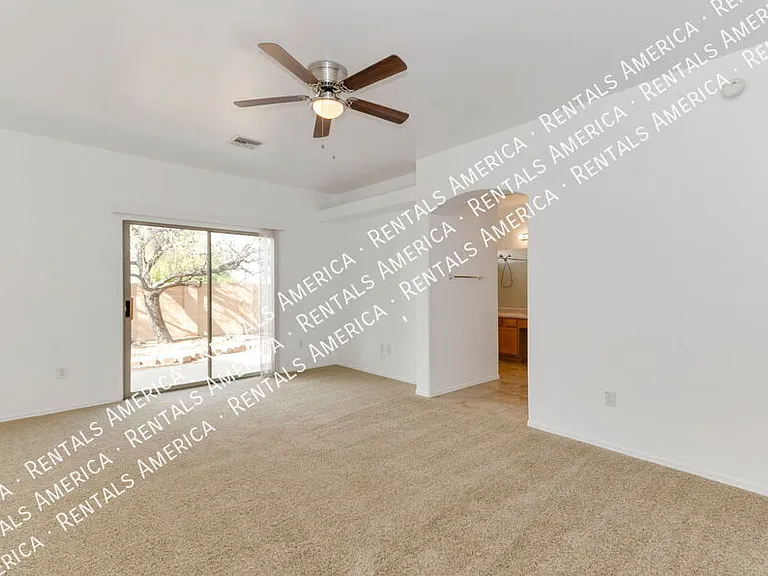 10427 E Rita Ranch Crossing Cir — Photo 15