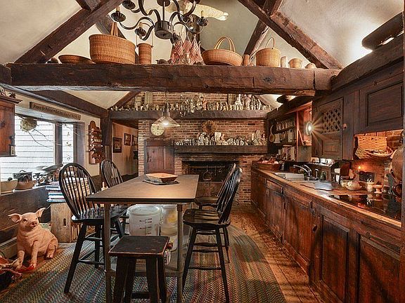 5th image of 13 Great Neck Rd