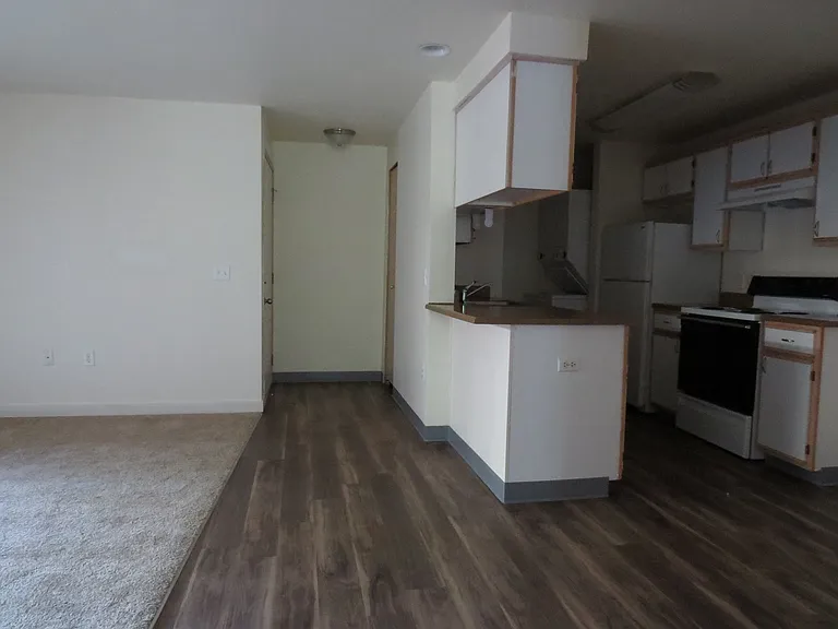 Chehalem Creek Apartments — Photo 8