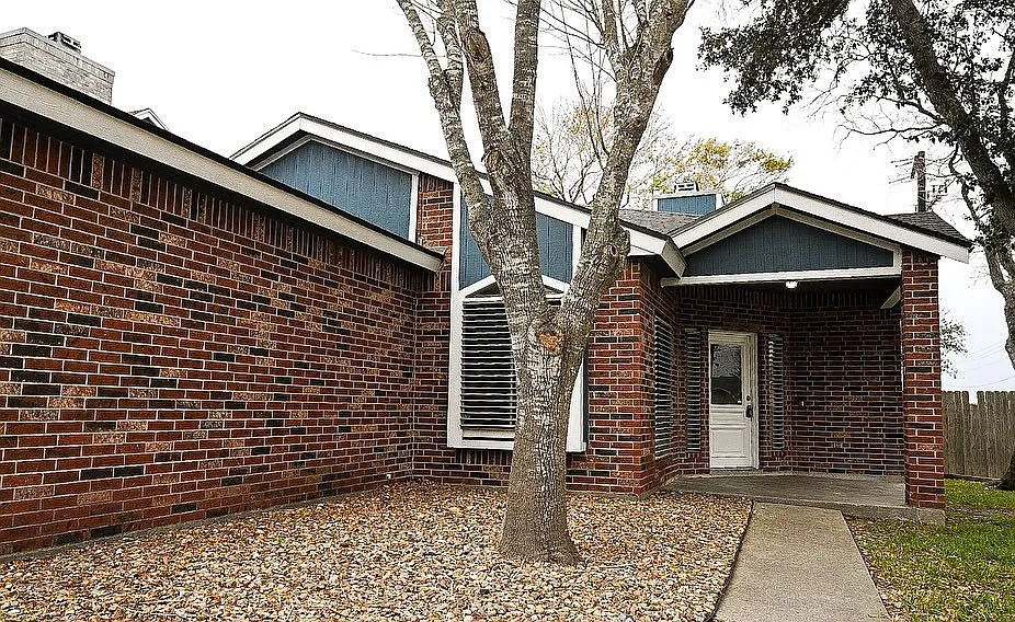 3 bed, 2.0 bath, 1725 sqft, $2,000 — Photo 4